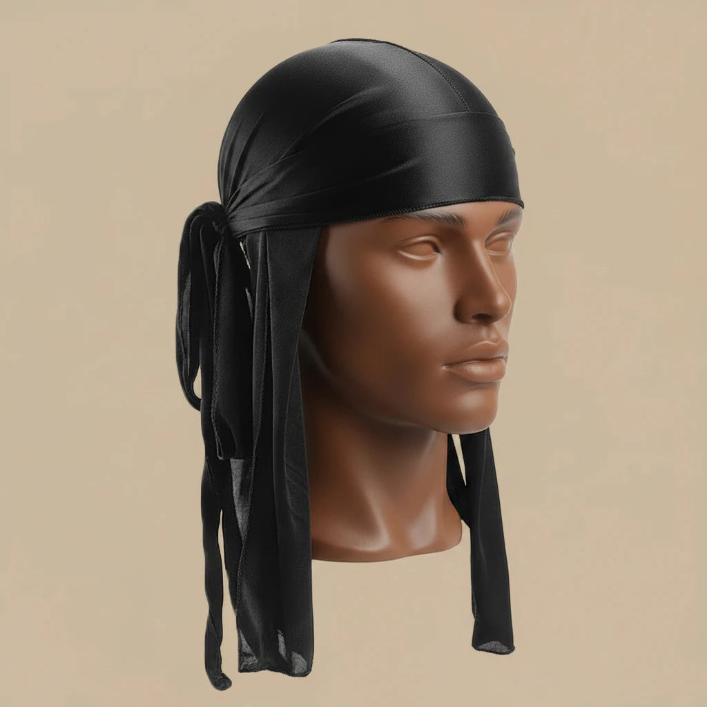 Gros plan sur le tissage satin noir du durag